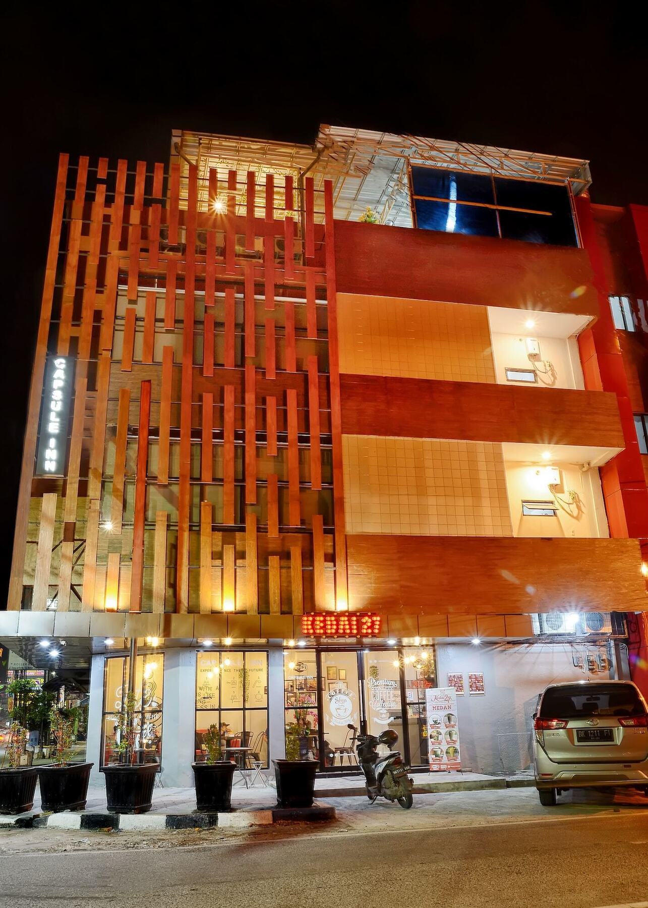 Reddoorz Hostel @ Capsule Inn メダン エクステリア 写真